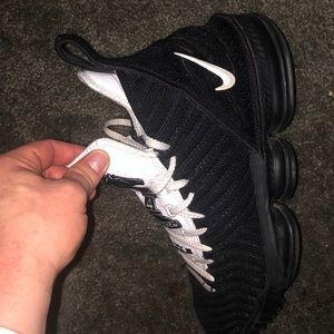 Nike LeBron 16 “4 Horsemen”